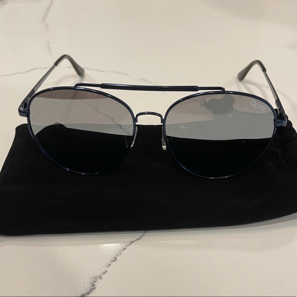 Quay Lickety Split Sunglasses - Blue / Silver Mirror Lens
